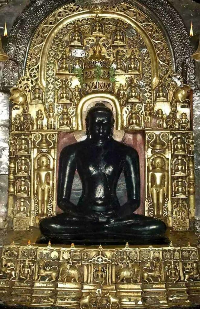 Rishabhdev attaining omniscience — Kevala Jnana